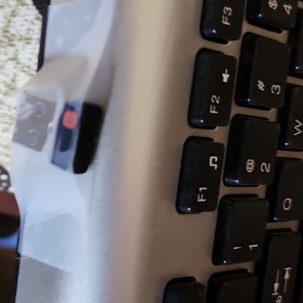 Blackweb Wireless Keyboard - Picture 4 of 4